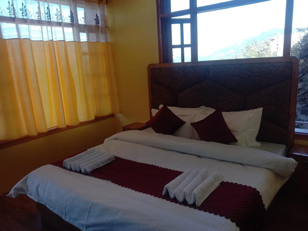 Floret Sojourn Hotel Shimla Buitenkant foto