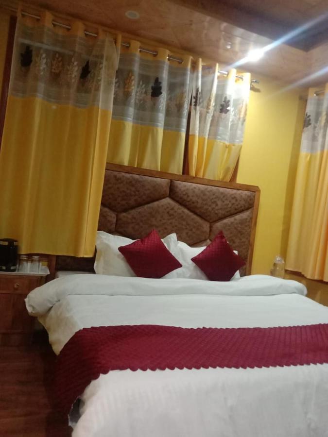 Floret Sojourn Hotel Shimla Buitenkant foto