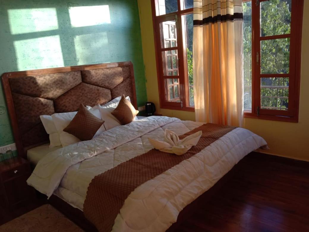 Floret Sojourn Hotel Shimla Buitenkant foto