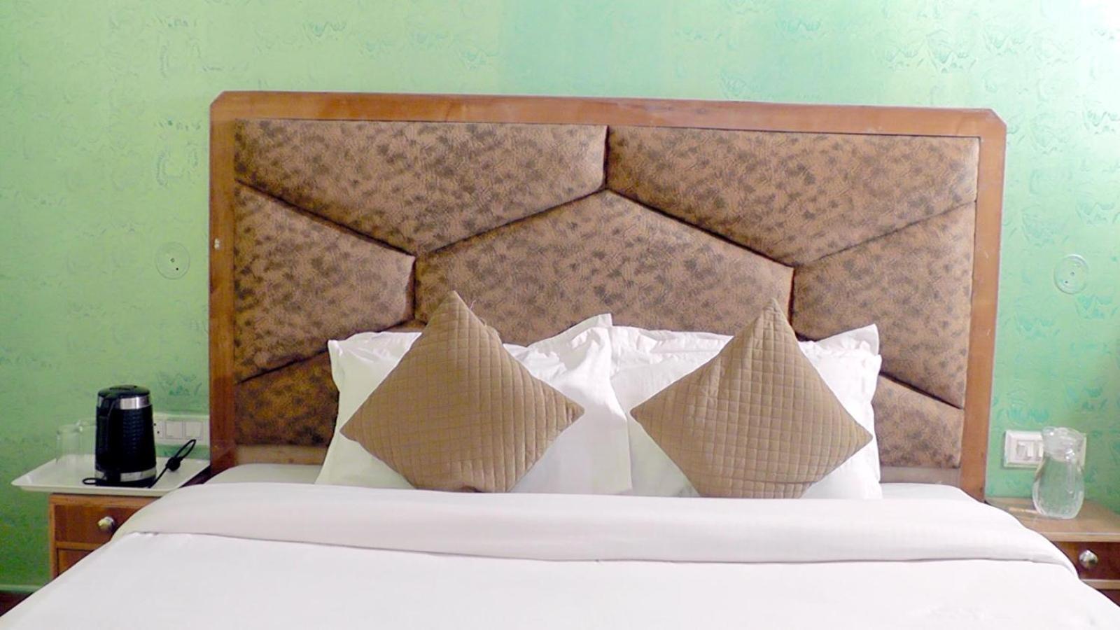 Floret Sojourn Hotel Shimla Buitenkant foto